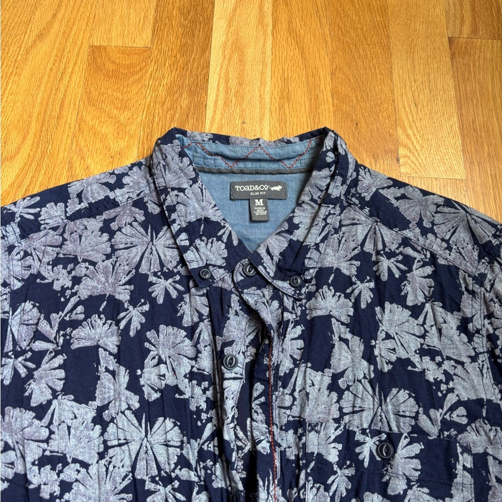 Toad&Co Blue and Gray Floral Casual Button Down Shirt